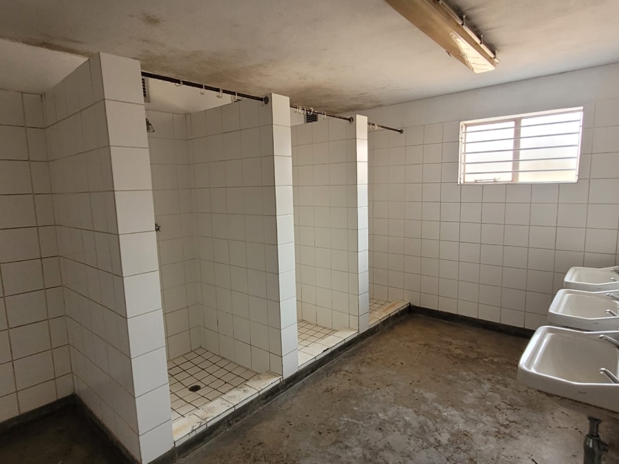 To Let commercial Property for Rent in Clayville East Gauteng