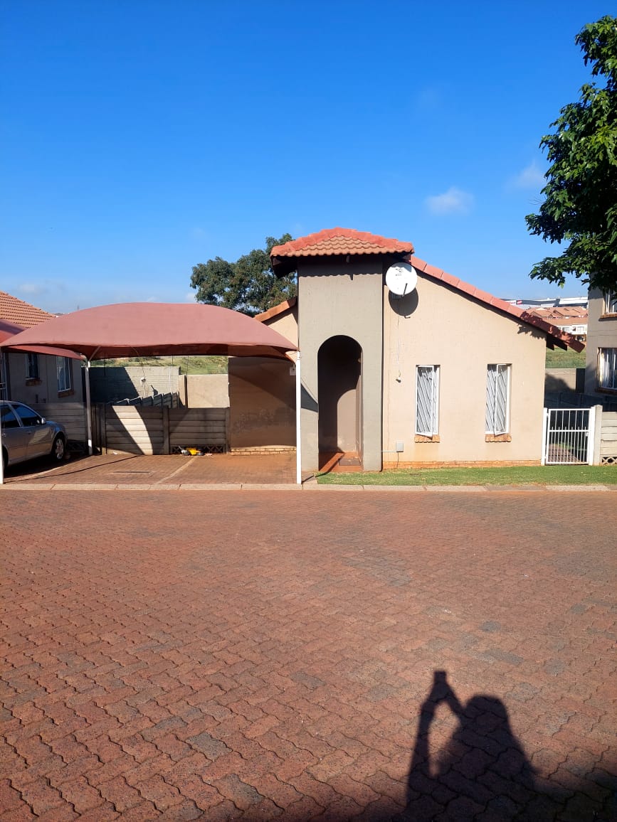 To Let 3 Bedroom Property for Rent in Ridgeway Gauteng