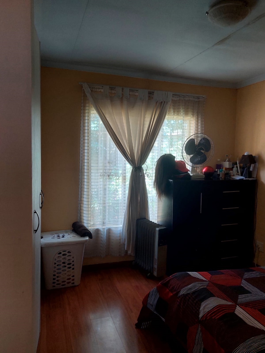 To Let 3 Bedroom Property for Rent in Ridgeway Gauteng