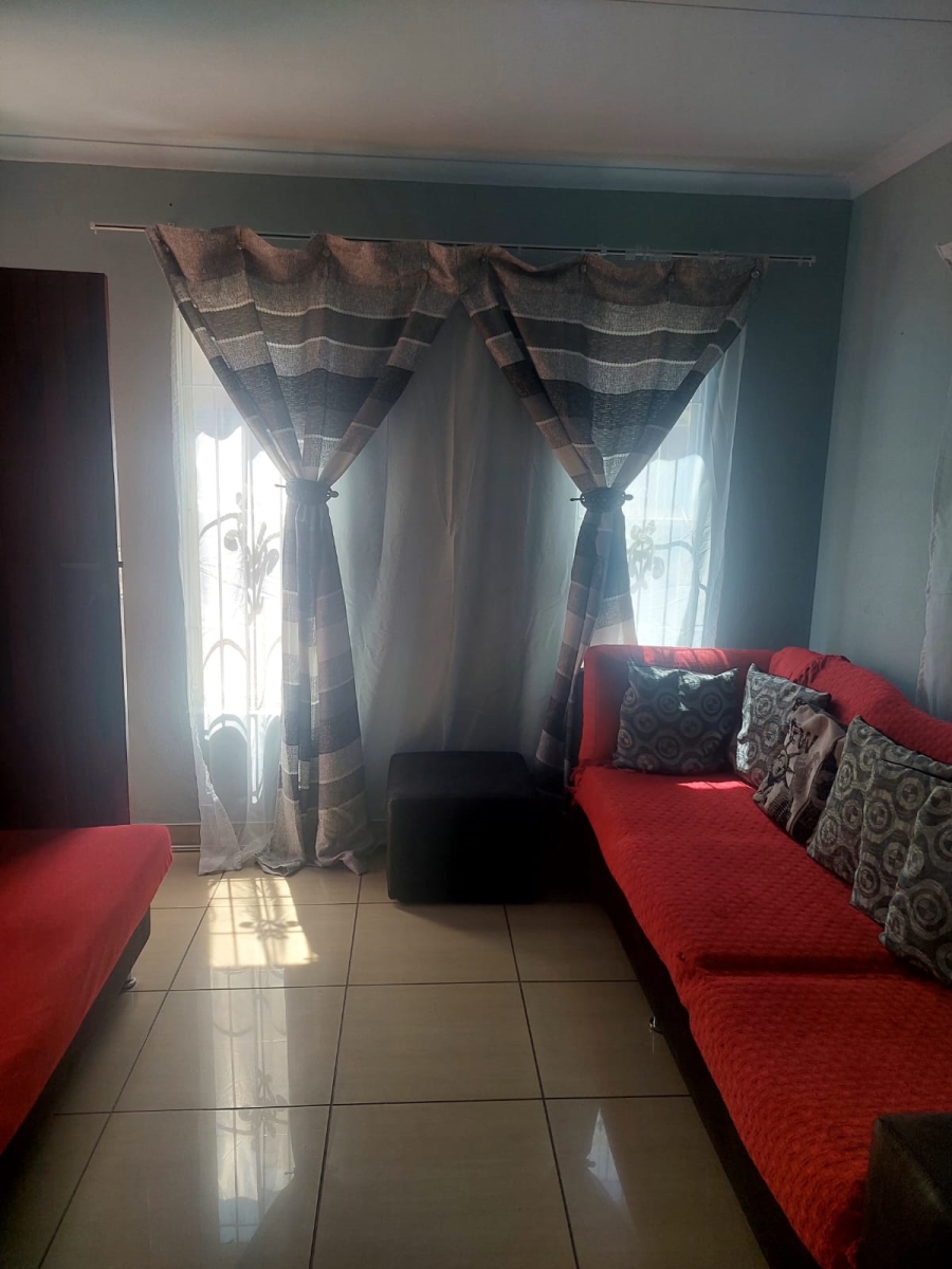To Let 3 Bedroom Property for Rent in Ridgeway Gauteng