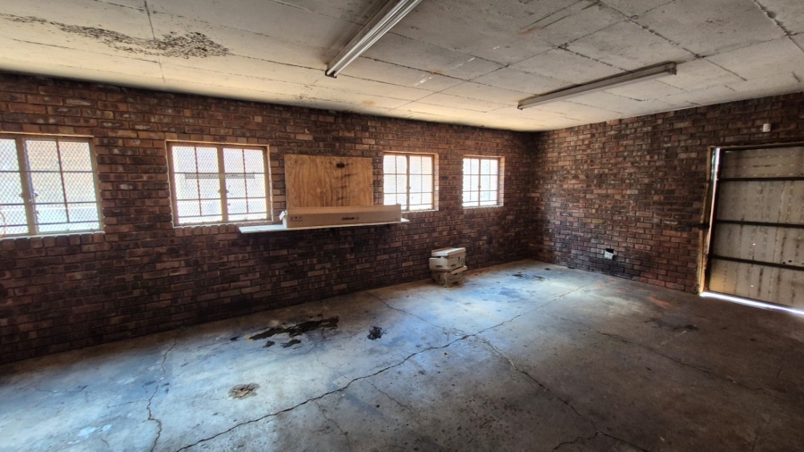 To Let commercial Property for Rent in Silvertondale Gauteng