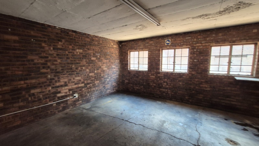 To Let commercial Property for Rent in Silvertondale Gauteng