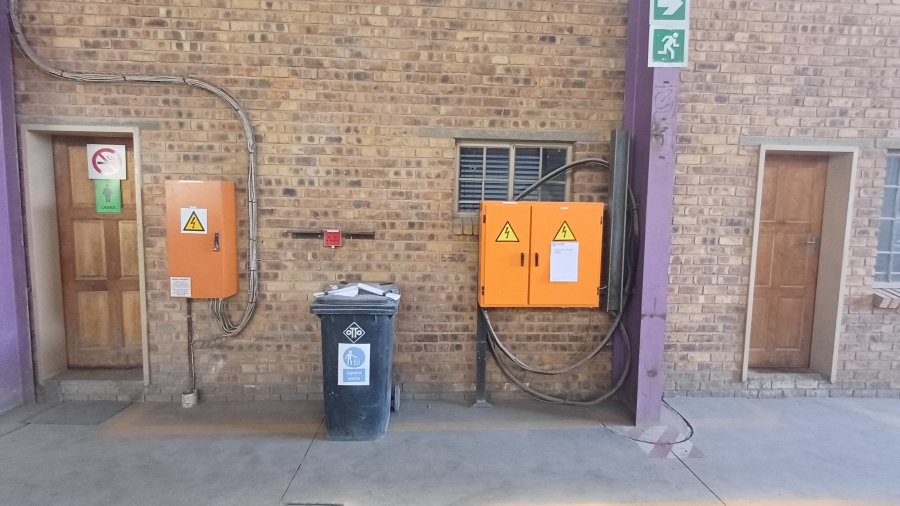 To Let commercial Property for Rent in Sybrand Van Niekerk Park Gauteng