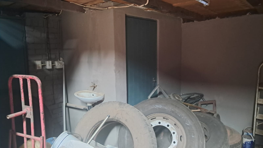 To Let commercial Property for Rent in Clayville Gauteng