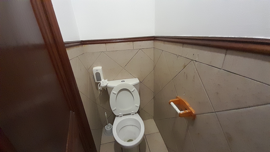 To Let commercial Property for Rent in Vorna Valley Gauteng