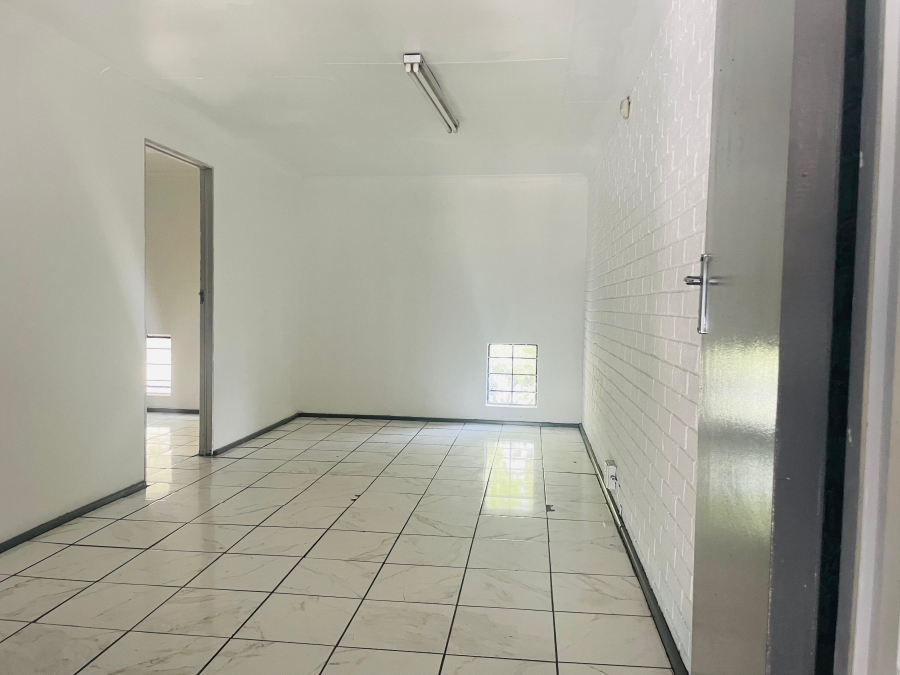 To Let commercial Property for Rent in Gallagher Estate Gauteng