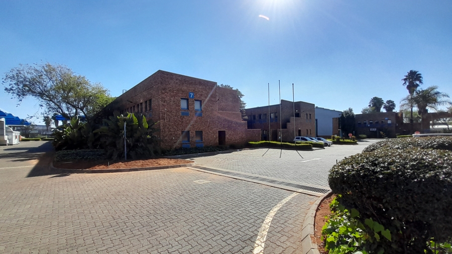 To Let Commercial Property for Rent in Randjespark Gauteng