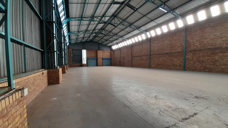 To Let Commercial Property for Rent in Randjespark Gauteng