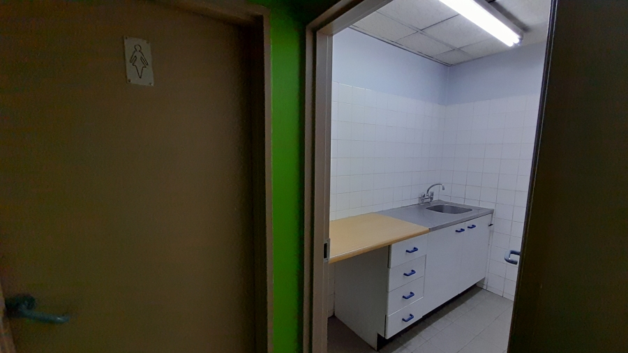 To Let Commercial Property for Rent in Randjespark Gauteng