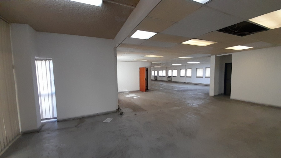 To Let Commercial Property for Rent in Randjespark Gauteng