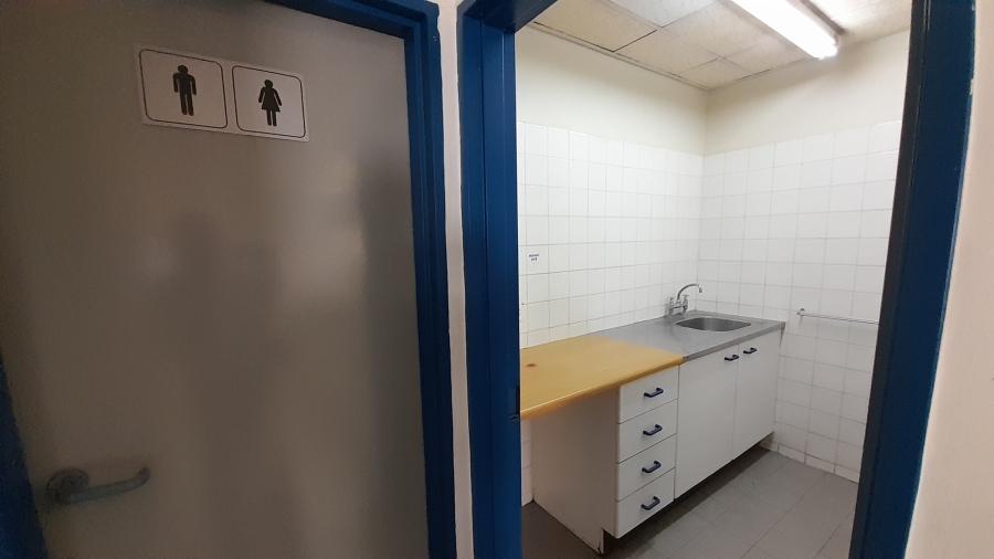 To Let Commercial Property for Rent in Randjespark Gauteng