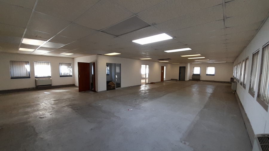 To Let Commercial Property for Rent in Randjespark Gauteng