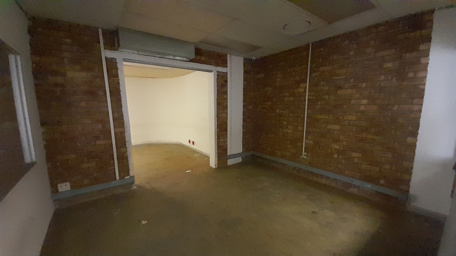 To Let Commercial Property for Rent in Randjespark Gauteng