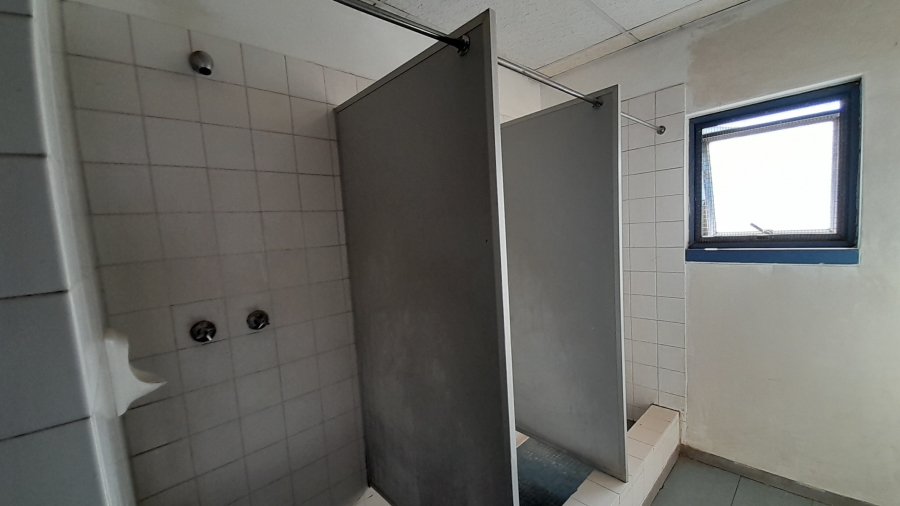 To Let Commercial Property for Rent in Randjespark Gauteng