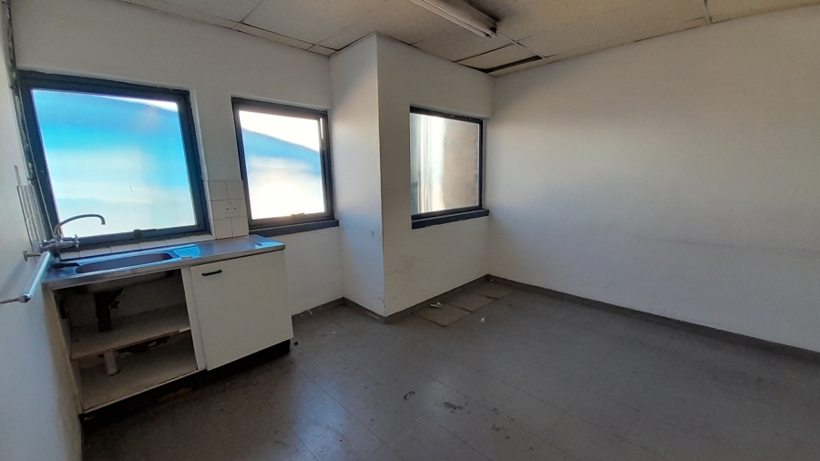 To Let Commercial Property for Rent in Randjespark Gauteng