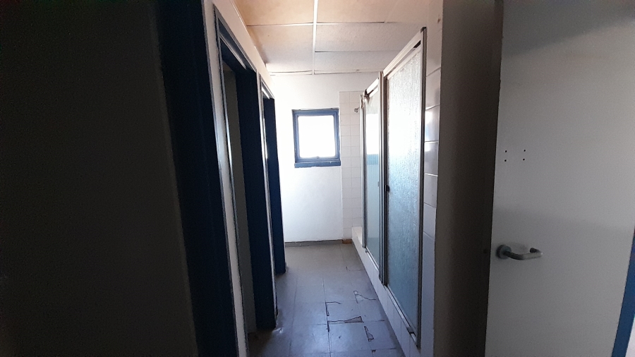 To Let Commercial Property for Rent in Randjespark Gauteng