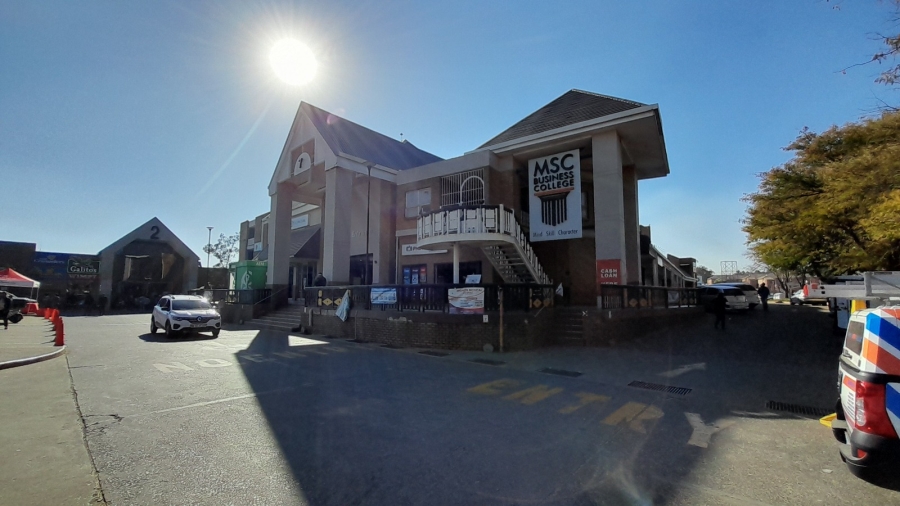 To Let commercial Property for Rent in Halfway House Estates Gauteng