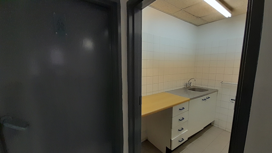 To Let Commercial Property for Rent in Randjespark Gauteng