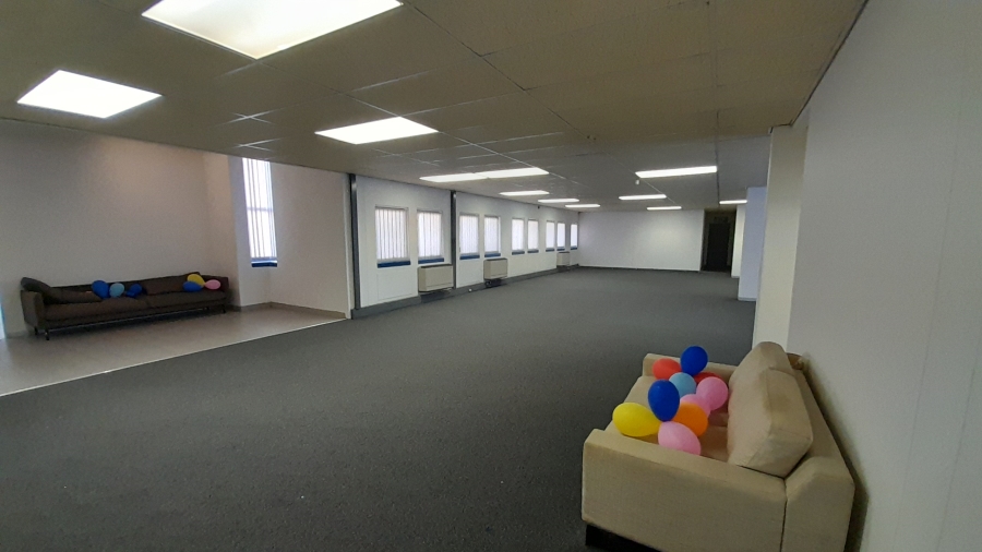 To Let Commercial Property for Rent in Randjespark Gauteng