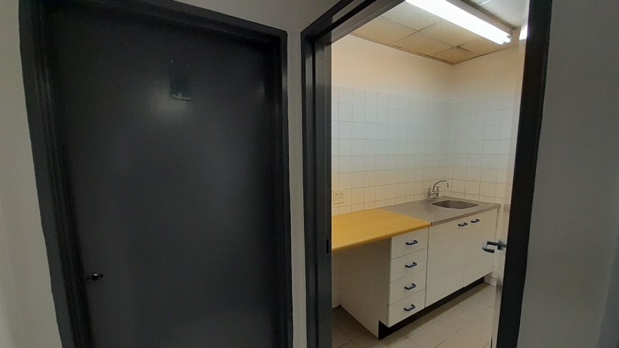 To Let Commercial Property for Rent in Randjespark Gauteng