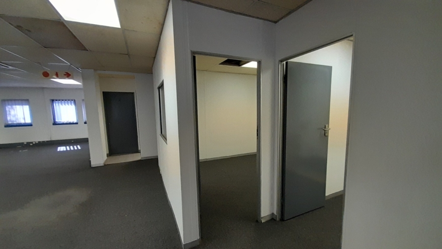 To Let Commercial Property for Rent in Randjespark Gauteng