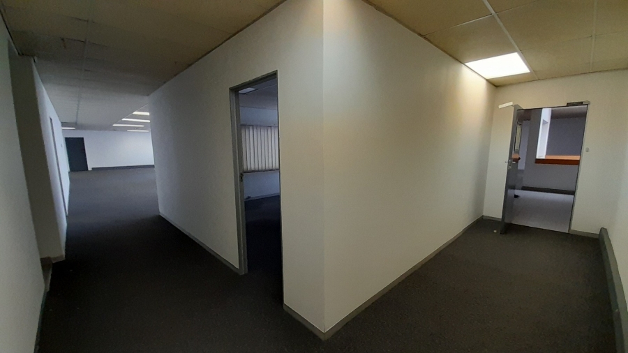 To Let Commercial Property for Rent in Randjespark Gauteng