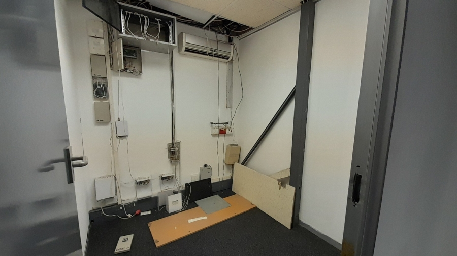 To Let Commercial Property for Rent in Randjespark Gauteng