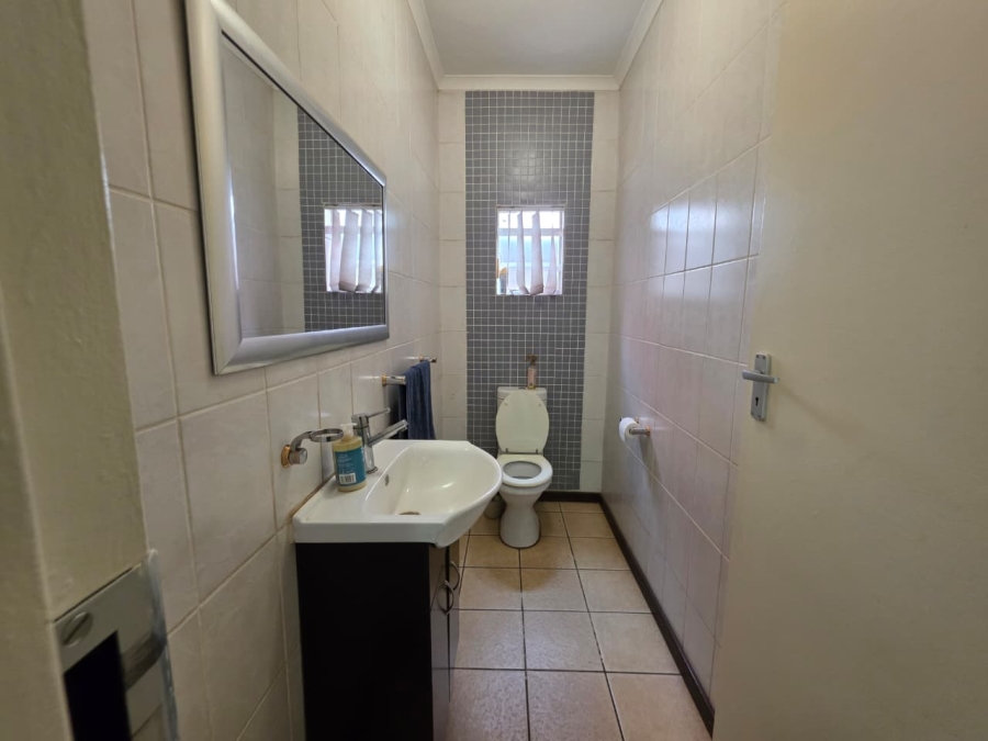 To Let commercial Property for Rent in Sunderland Ridge Gauteng
