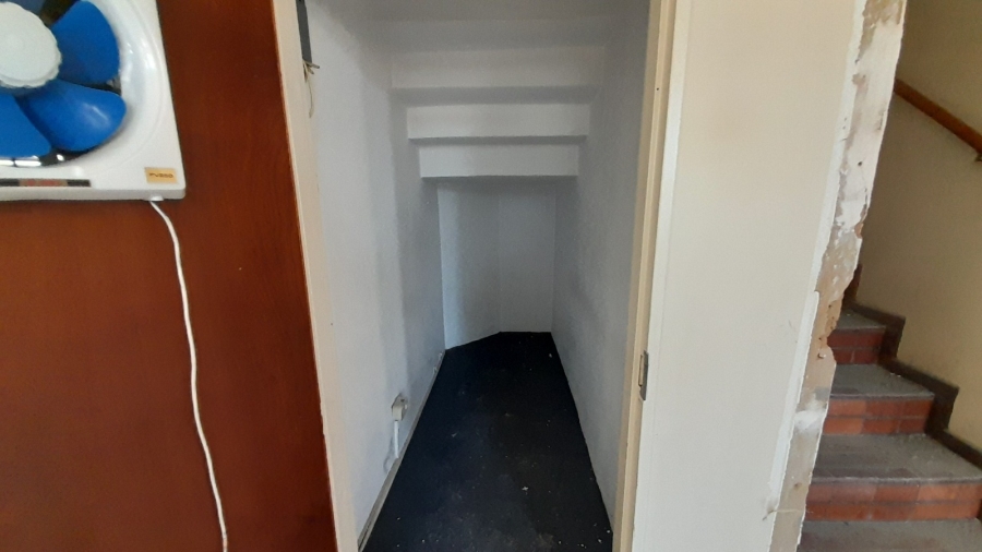 Commercial Property for Sale in Randjespark Gauteng
