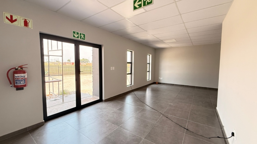 Commercial Property for Sale in Knoppieslaagte Gauteng