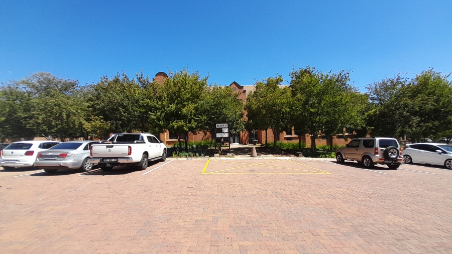 0 Bedroom Property for Sale in Faerie Glen Gauteng