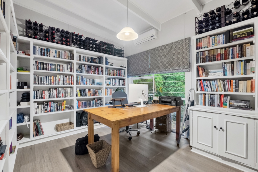 5 Bedroom Property for Sale in Linden Gauteng