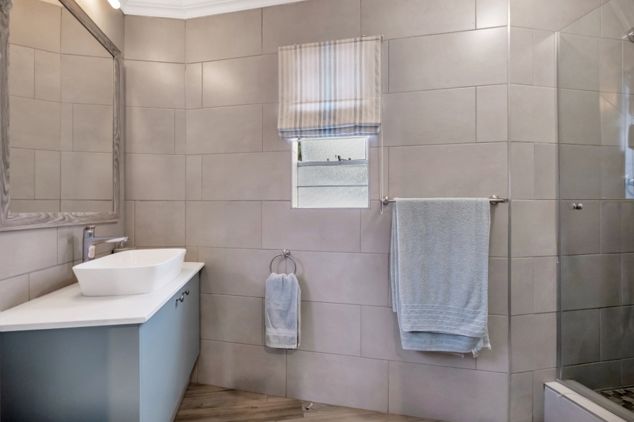 5 Bedroom Property for Sale in Linden Gauteng