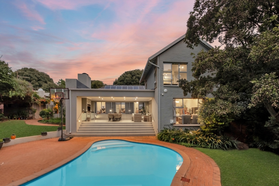 5 Bedroom Property for Sale in Linden Gauteng