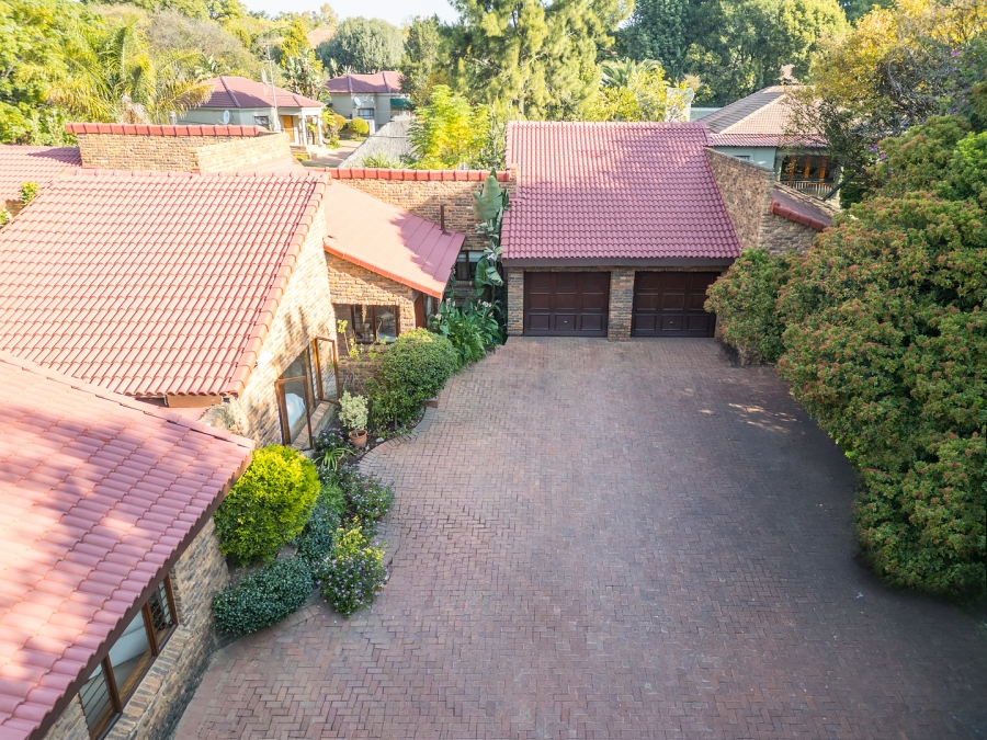5 Bedroom Property for Sale in Bryanston Gauteng