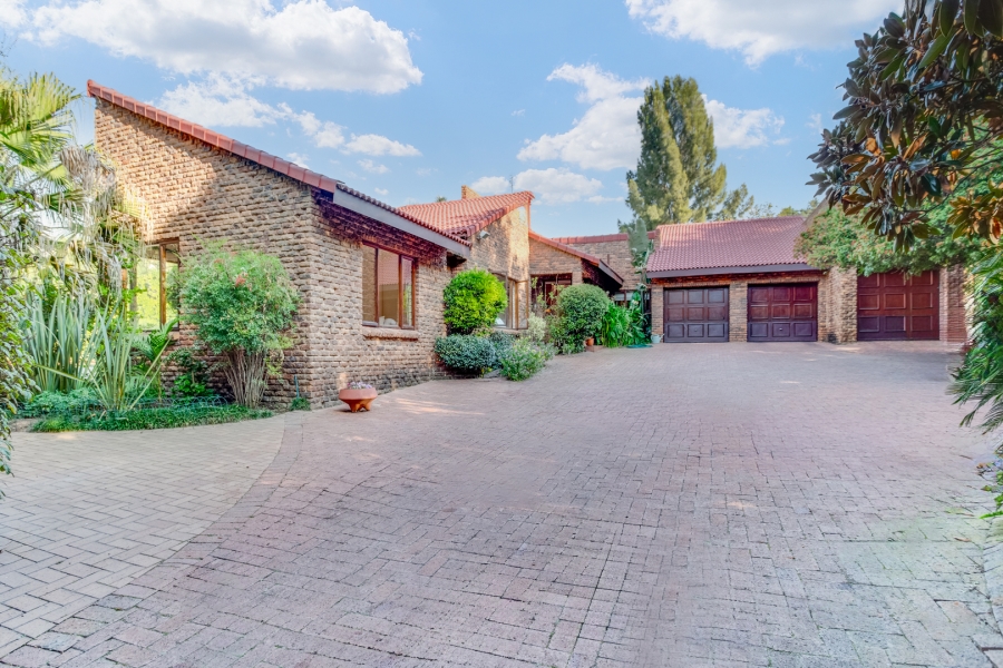 5 Bedroom Property for Sale in Bryanston Gauteng