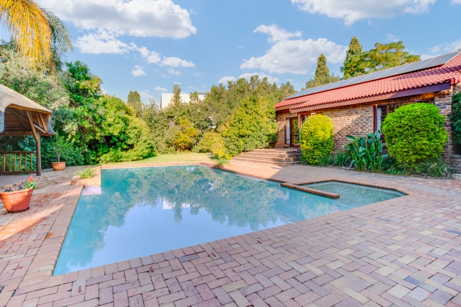 5 Bedroom Property for Sale in Bryanston Gauteng