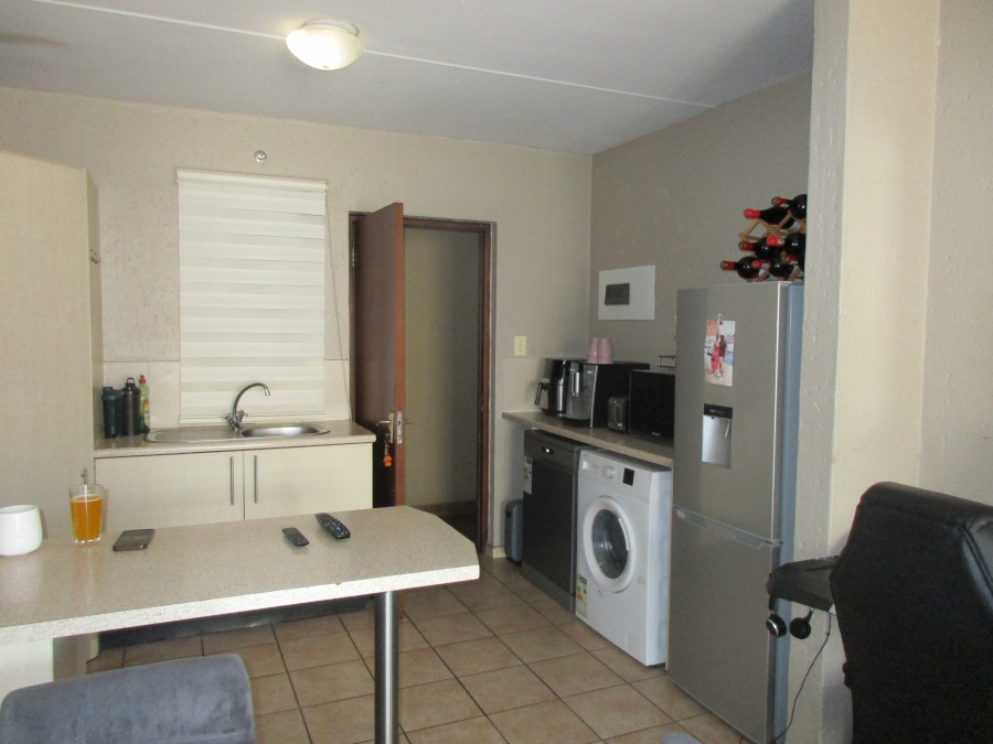 To Let 1 Bedroom Property for Rent in Ferndale Gauteng