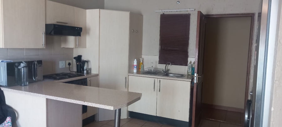 To Let 1 Bedroom Property for Rent in Ferndale Gauteng