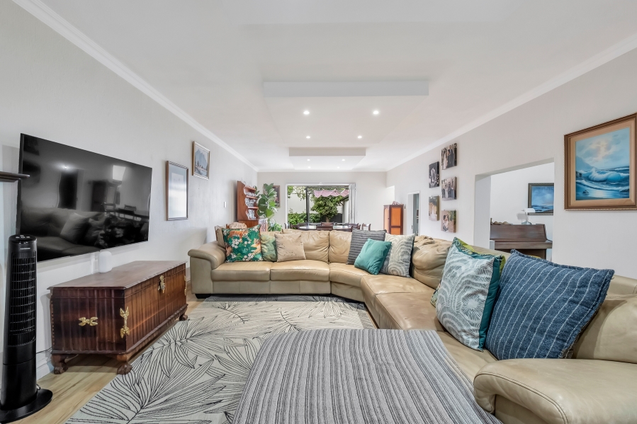 4 Bedroom Property for Sale in Linden Gauteng