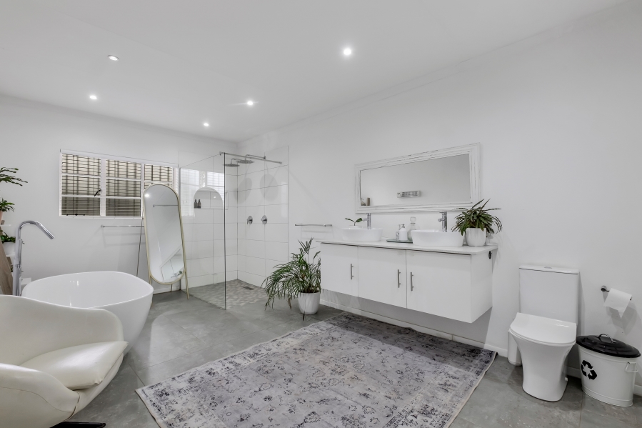 4 Bedroom Property for Sale in Linden Gauteng