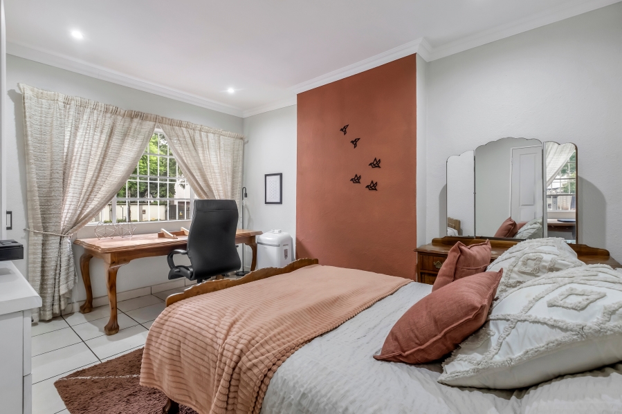 4 Bedroom Property for Sale in Linden Gauteng