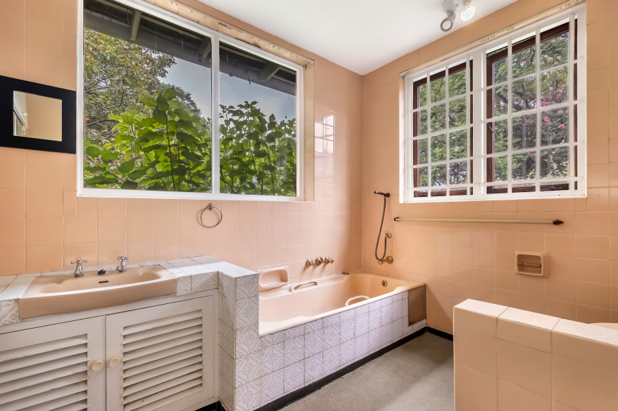 5 Bedroom Property for Sale in Emmarentia Gauteng