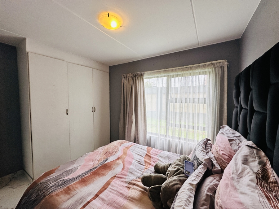 2 Bedroom Property for Sale in Gosforth Park Gauteng