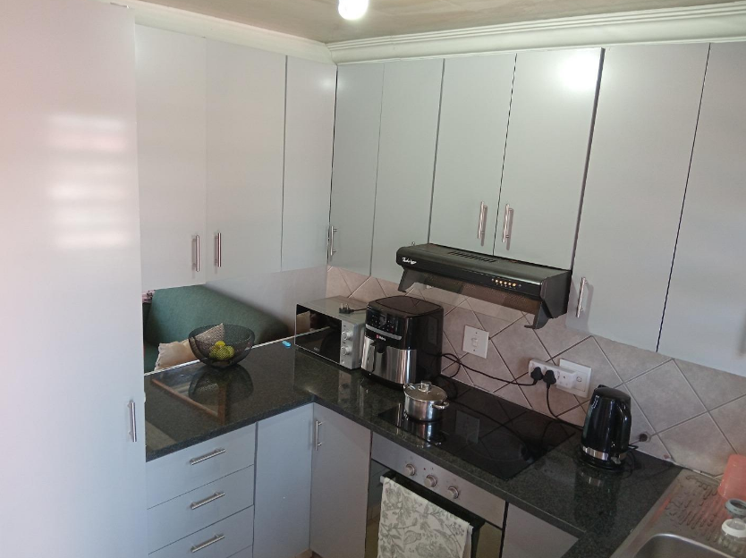 2 Bedroom Property for Sale in Albemarle Gauteng