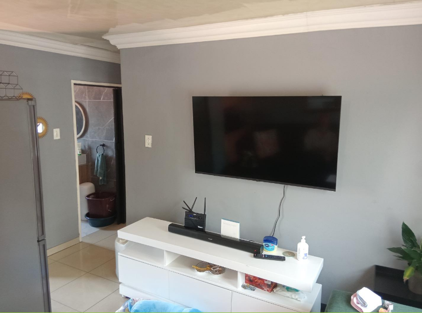 2 Bedroom Property for Sale in Albemarle Gauteng