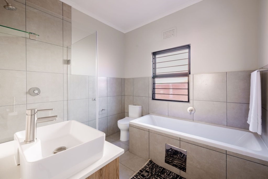 3 Bedroom Property for Sale in Rietvalleirand Gauteng