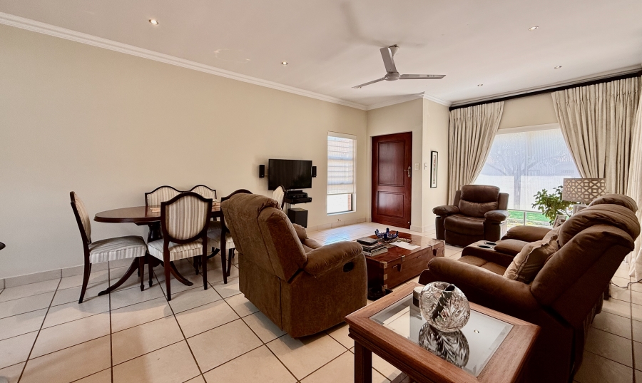 3 Bedroom Property for Sale in The Retreat Gauteng