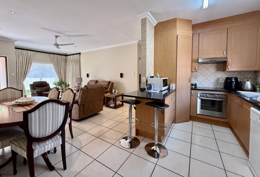 3 Bedroom Property for Sale in The Retreat Gauteng