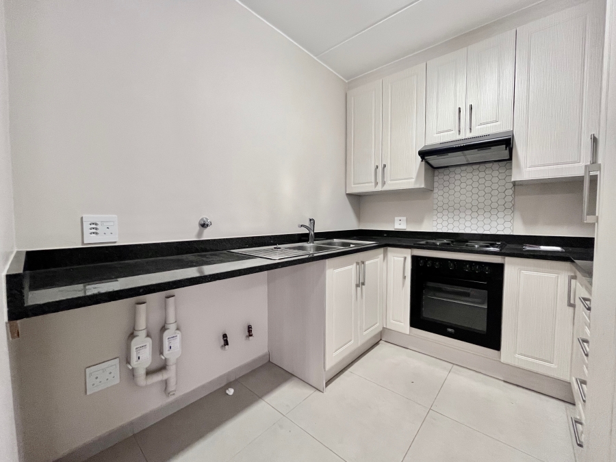 2 Bedroom Property for Sale in The Retreat Gauteng